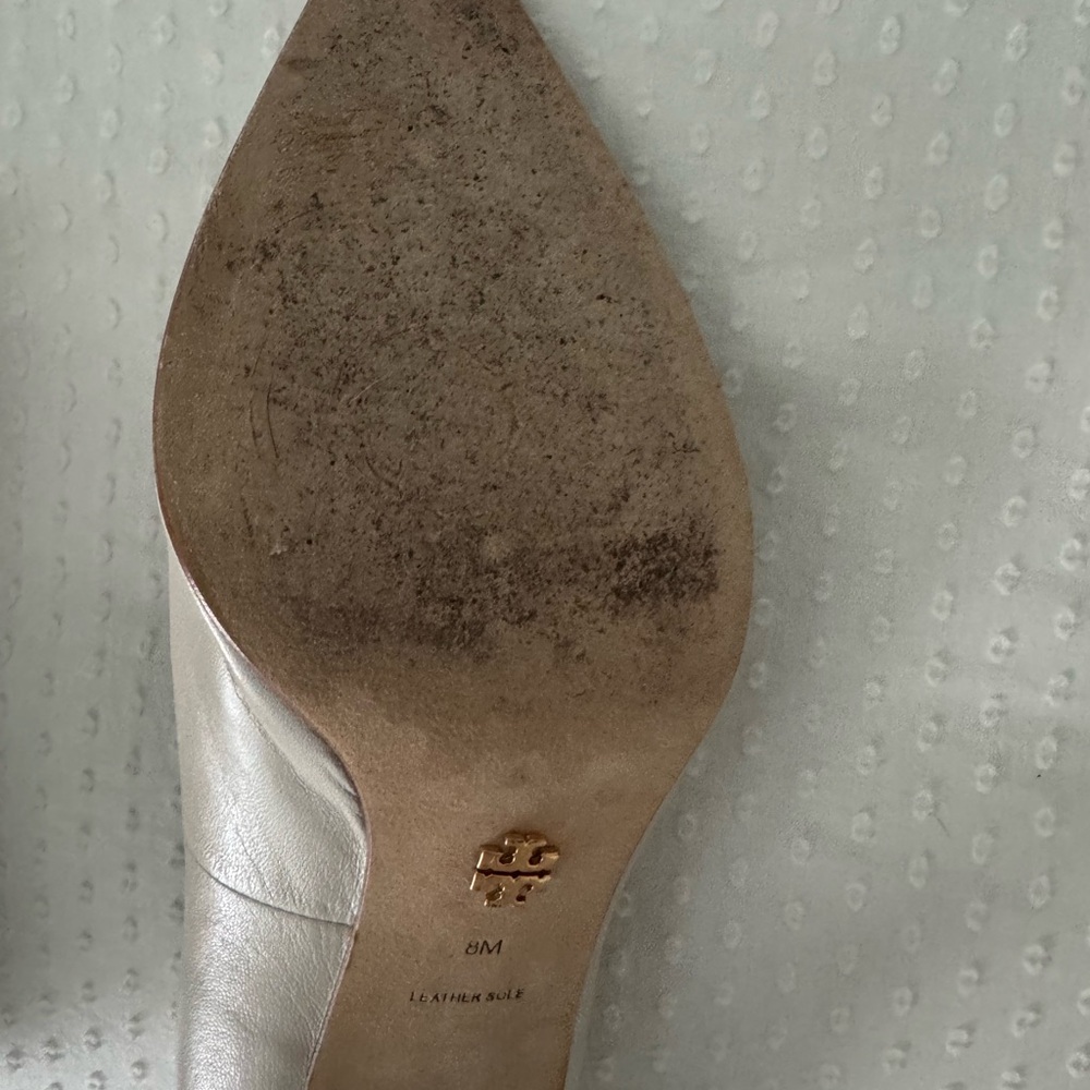 Tory Burch Ivory Loafers with Gold Chain Detail - Picture 7 of 7